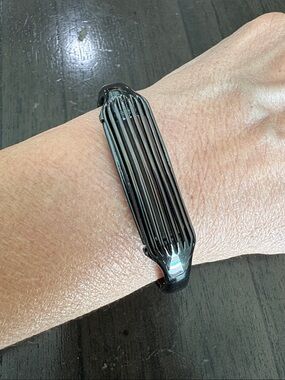 fitbit Black Ribbed Fitness Wristband